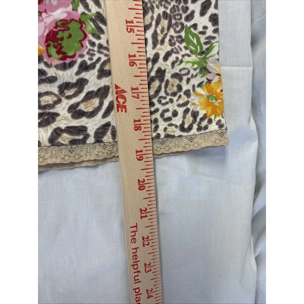 Betu Sport - Mini Skirt Women’s Size 8 Leopard/Floral Print With Lace Trim Y2K